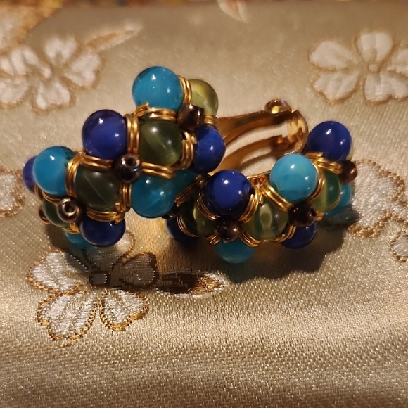 Jewelry - Vintage Gold and Blue Beaded Earring Clip Ons